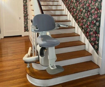 San Francisco AccessBDD Flow X curved stair lift