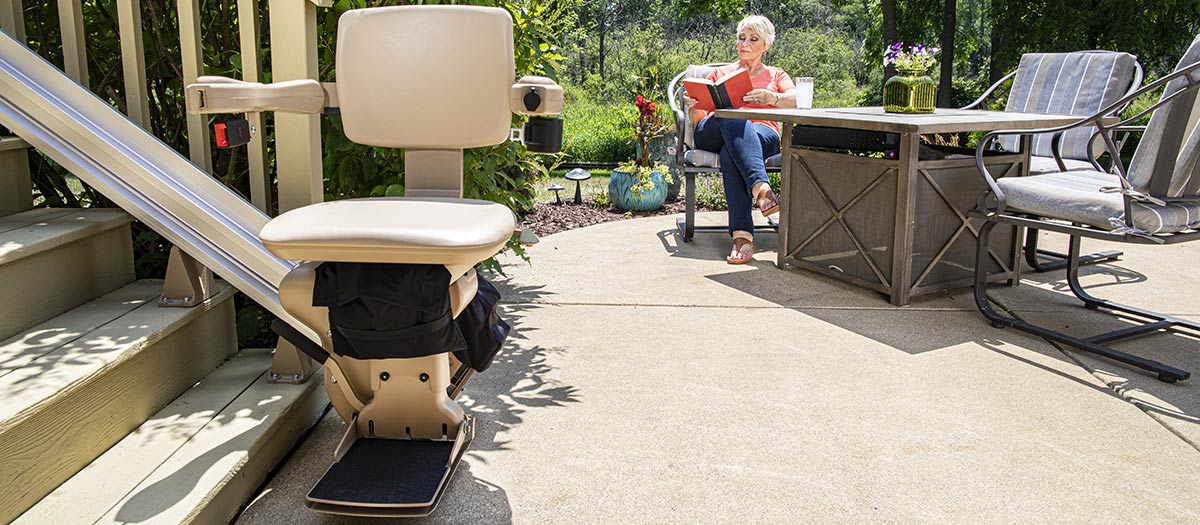 San Francisco price bruno elite sre2010E stairlift that is outdoors, exterior and outside straight rail use